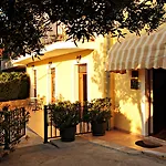 Bacan Serviced Apartments