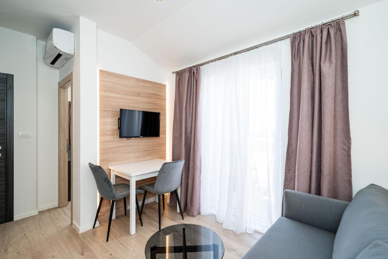 Bacan Serviced Appartement *